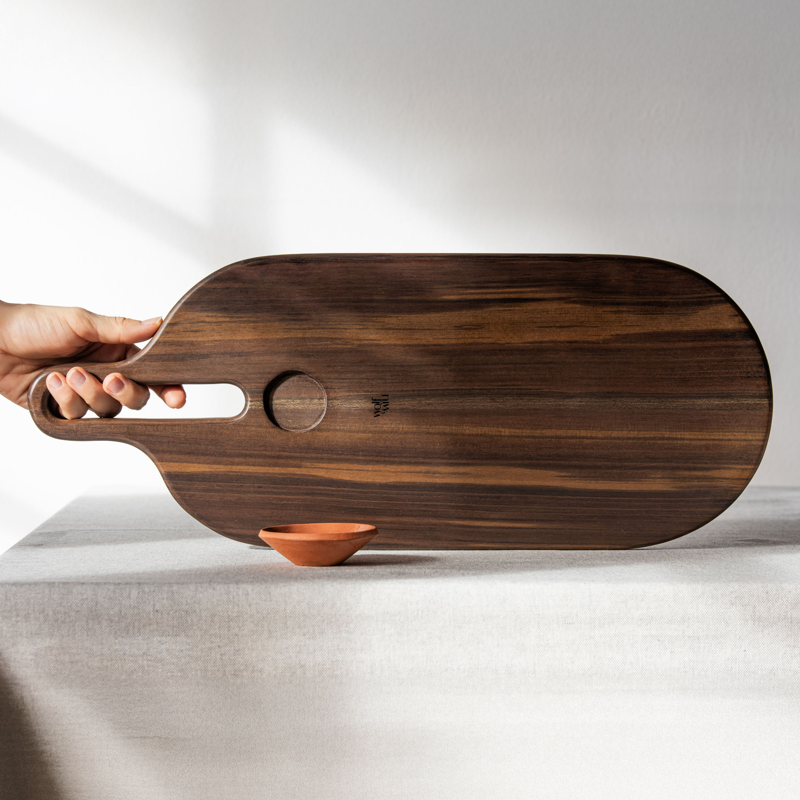 Wolf & Miu Serving Board - Thumbnail 4